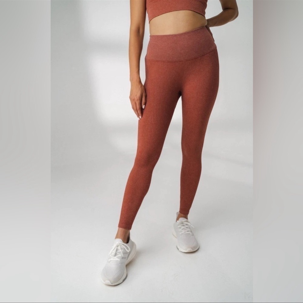 balance athletica ribbed burgundy leggings small
